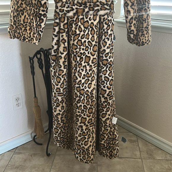 NWB Minky Couture Luxurious And Soft Leopard Print Robe - Picture 11 of 13